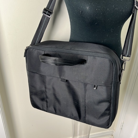 Dell Multi Purpose Unisex Work & Laptop Messenger Bag - Picture 9 of 13